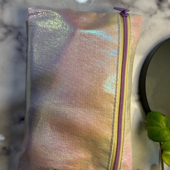 Stocking stuffer!! Ipsy Makeup Bundle- Pastel Shiny Iridescent bag and 5 goodies - Picture 6 of 6